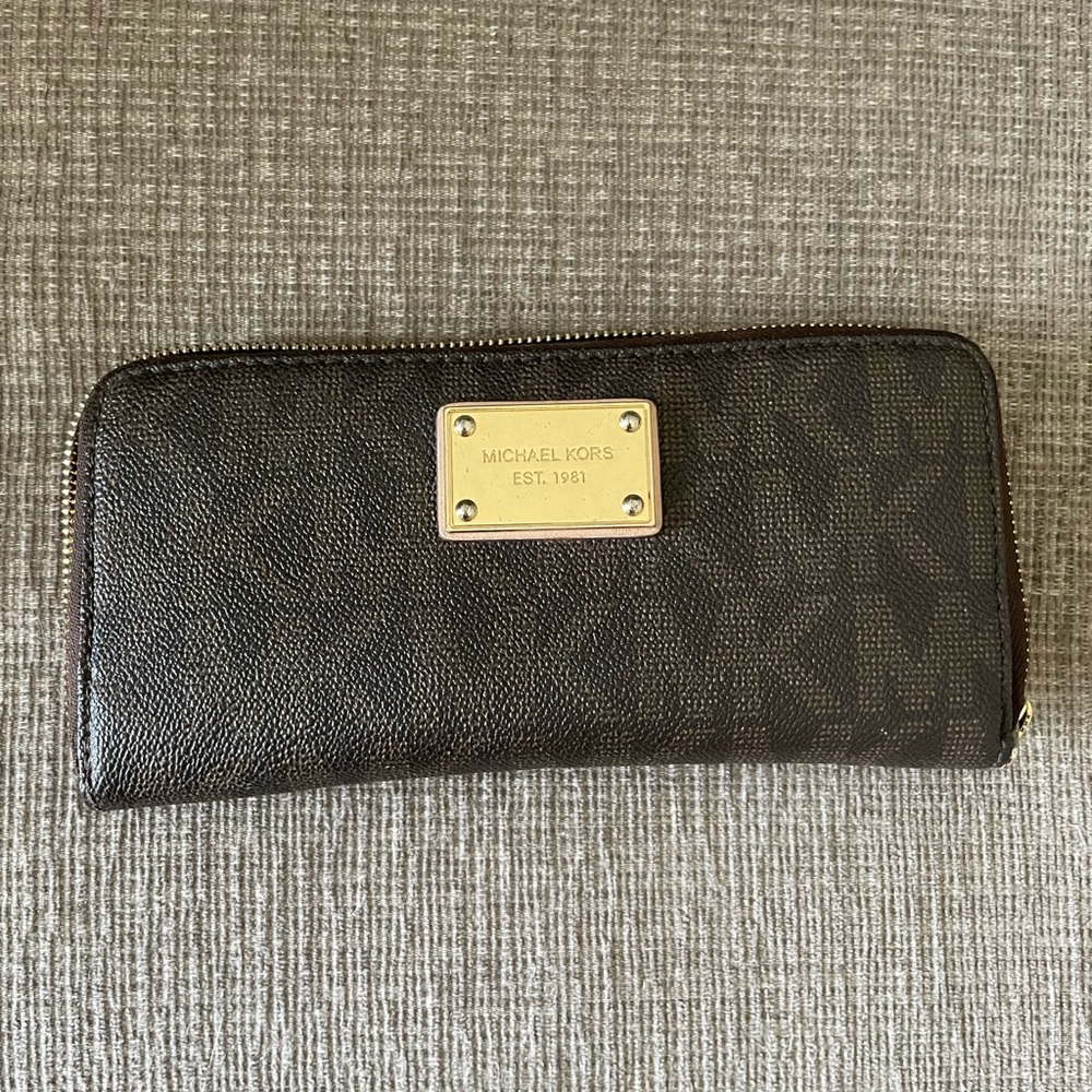 Michael kors wallet